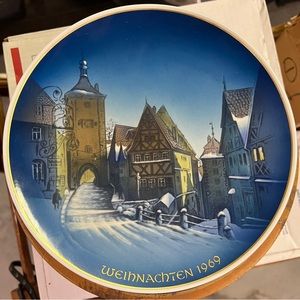 Weihnachten 1969 Rosenthal Germany Handgemalt Decorative Blue Plate 8.5" plus.